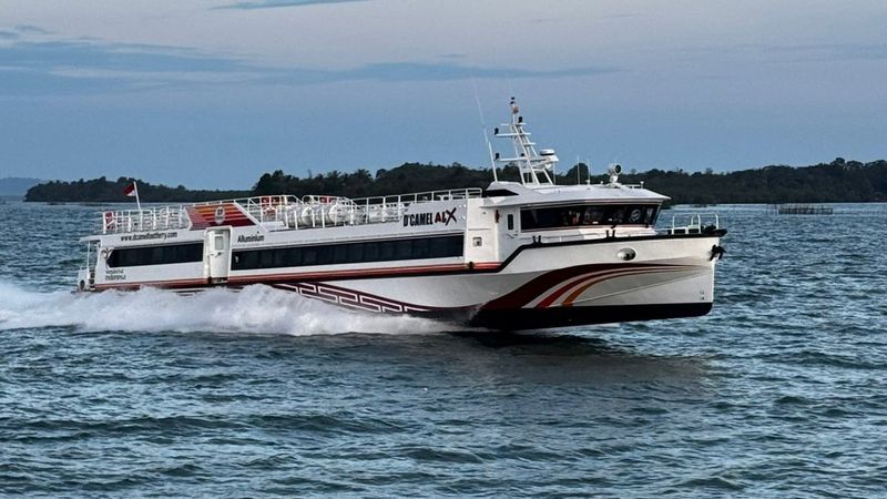 Fast boat