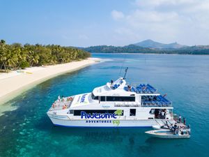 ferry to Yasawa